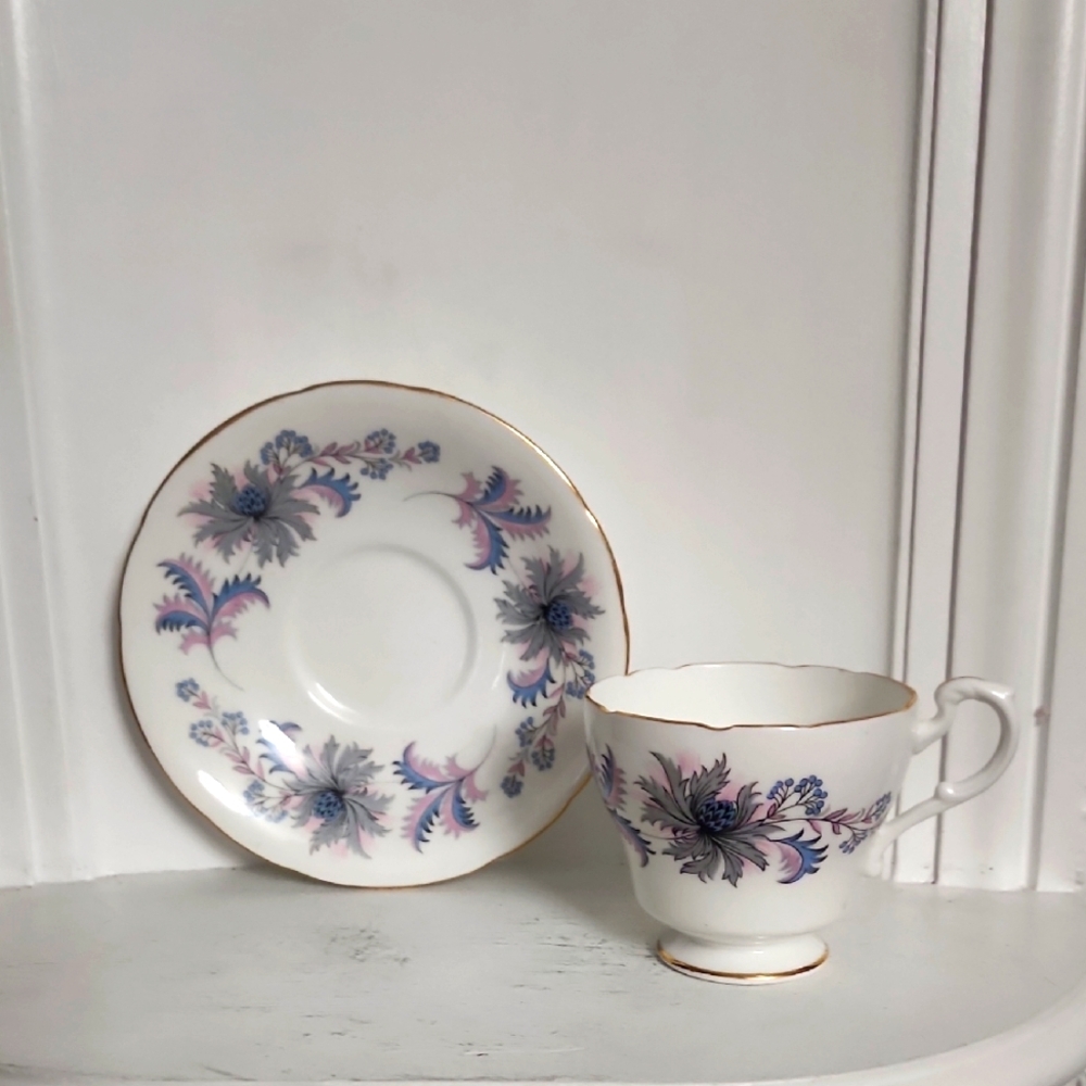Vintage Royal Standard Coffee Cup & Saucer, Pattern: Mistique England